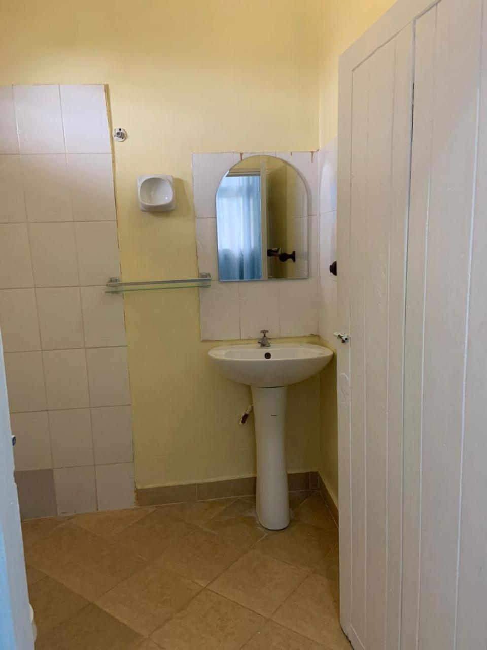 Kibodya Hotel Nkrumah Dar es Salaam Room photo